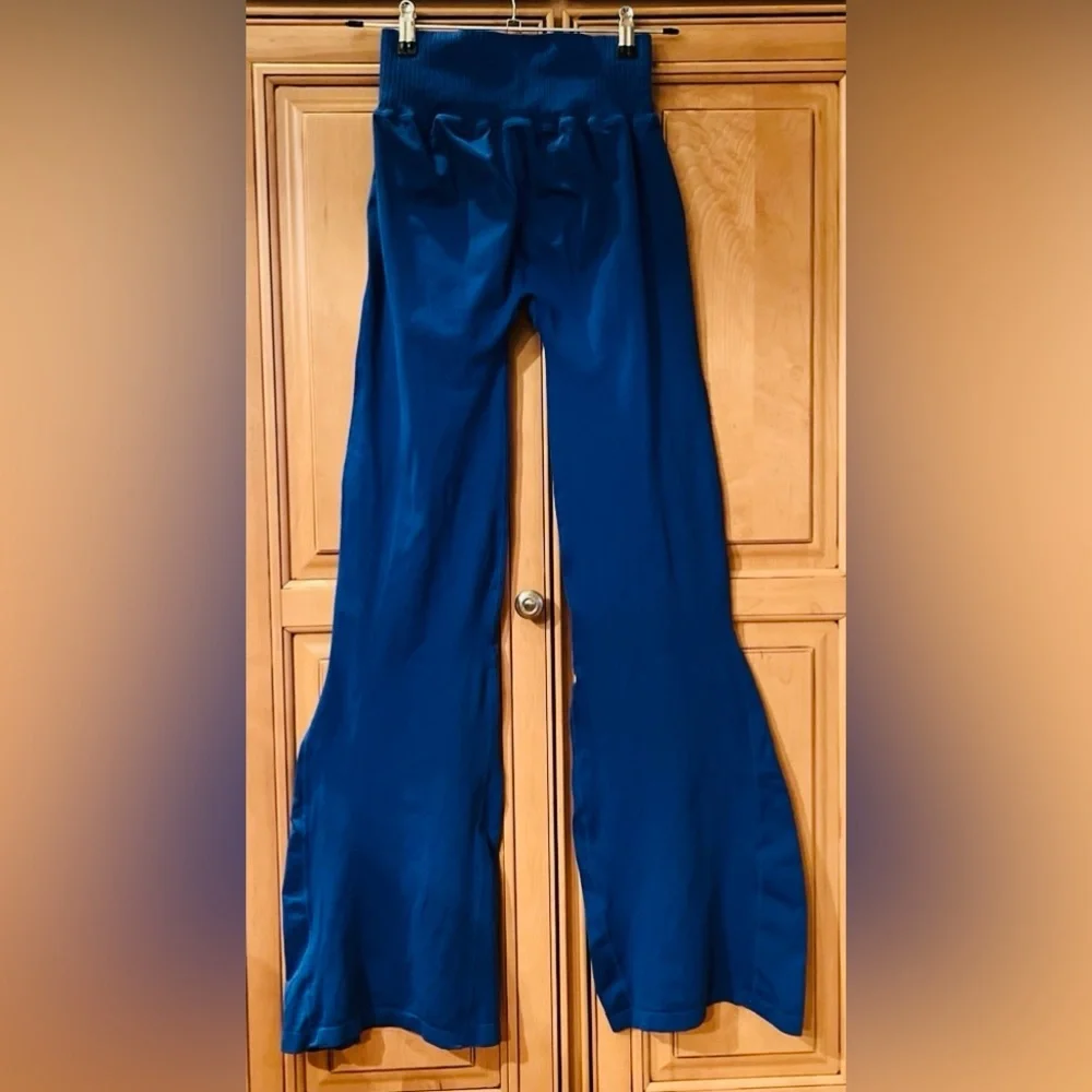 NWOT Free People Good Karma Flare Leggings